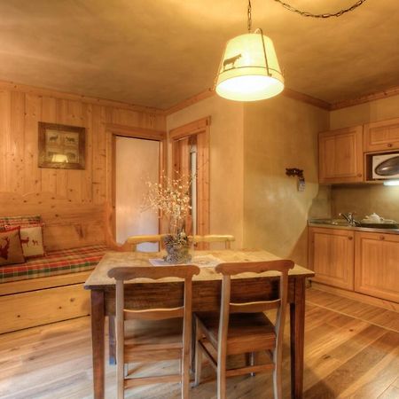 B&B Residence Checrouit Courmayeur Exteriör bild