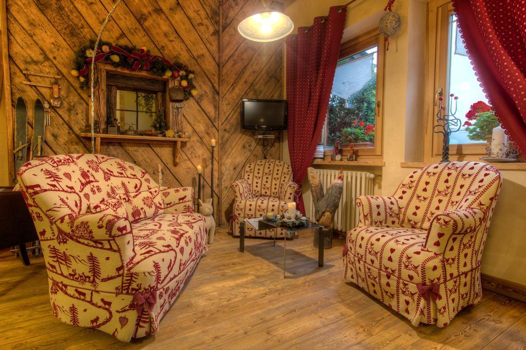 B&B Residence Checrouit Courmayeur Exteriör bild