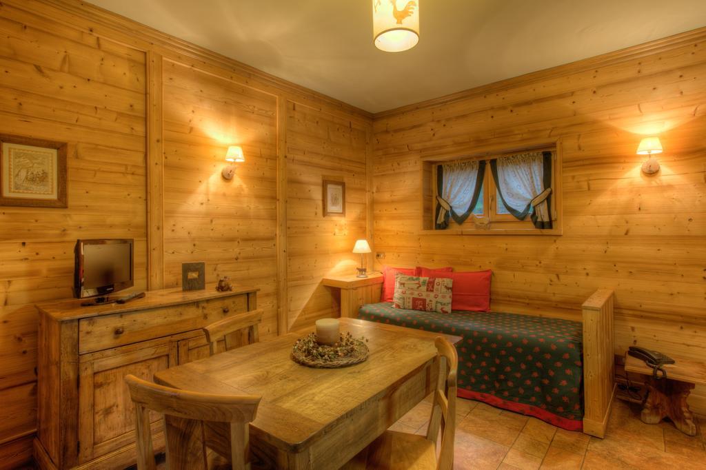 B&B Residence Checrouit Courmayeur Exteriör bild