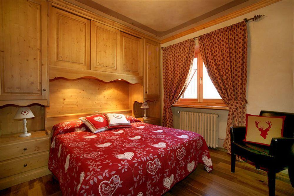 B&B Residence Checrouit Courmayeur Exteriör bild