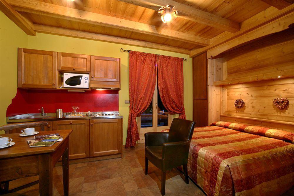 B&B Residence Checrouit Courmayeur Exteriör bild
