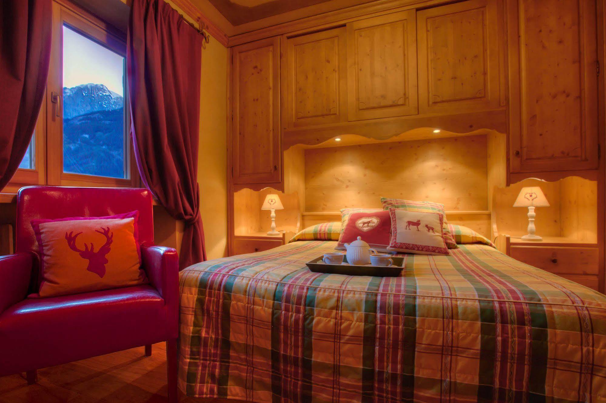 B&B Residence Checrouit Courmayeur Exteriör bild