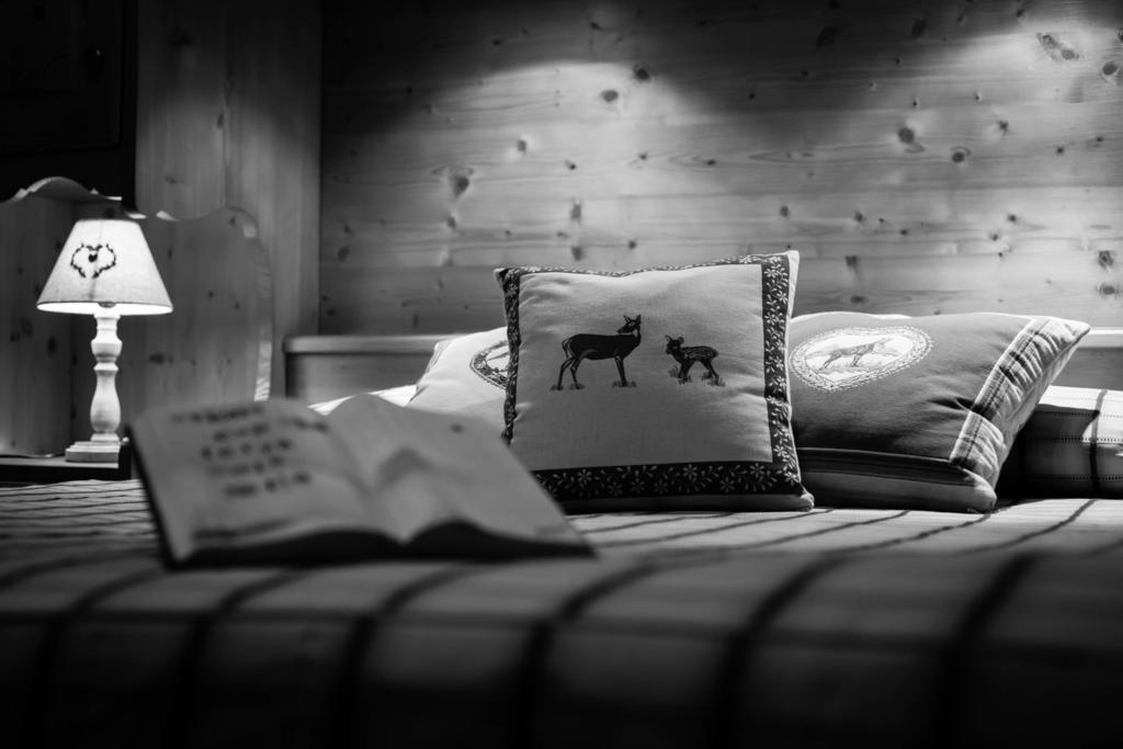 B&B Residence Checrouit Courmayeur Rum bild