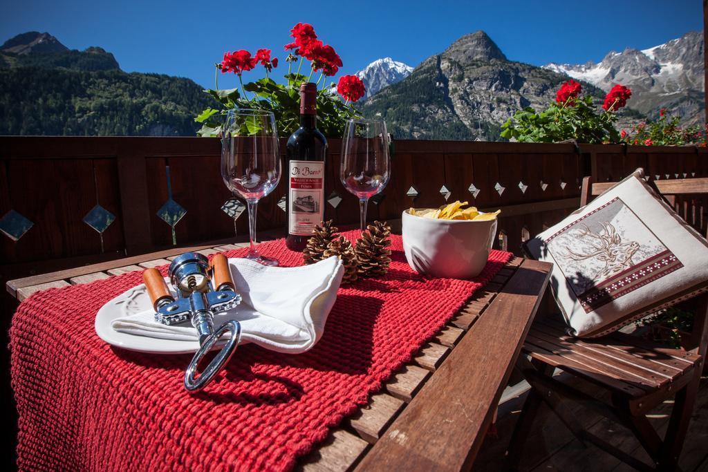 B&B Residence Checrouit Courmayeur Exteriör bild