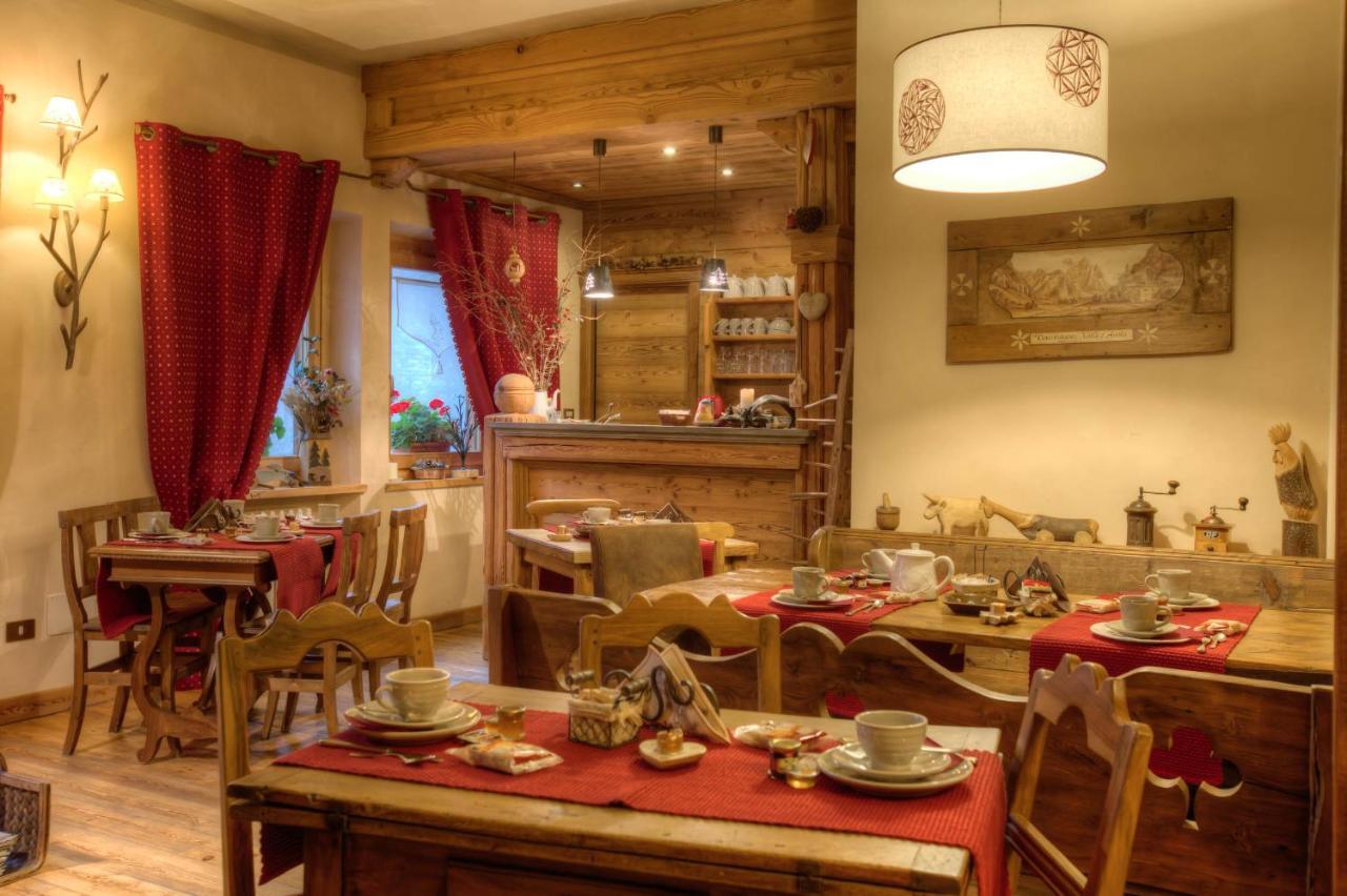 B&B Residence Checrouit Courmayeur Exteriör bild