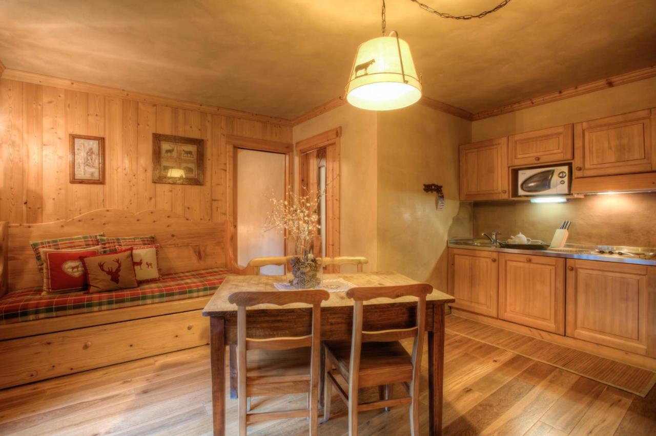 B&B Residence Checrouit Courmayeur Exteriör bild